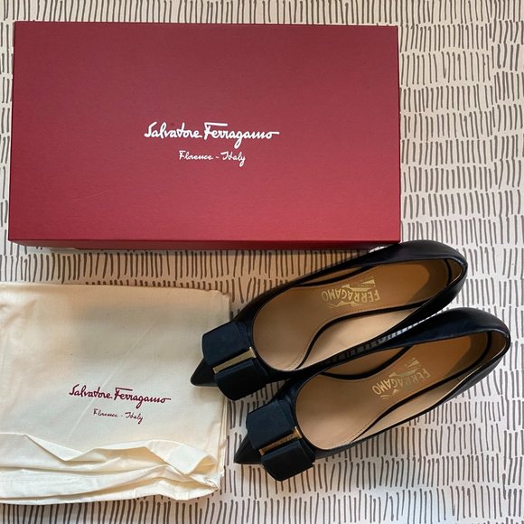 Salvatore Ferragamo Pointed Toe Pumps Mimi Heels - Picture 10 of 11